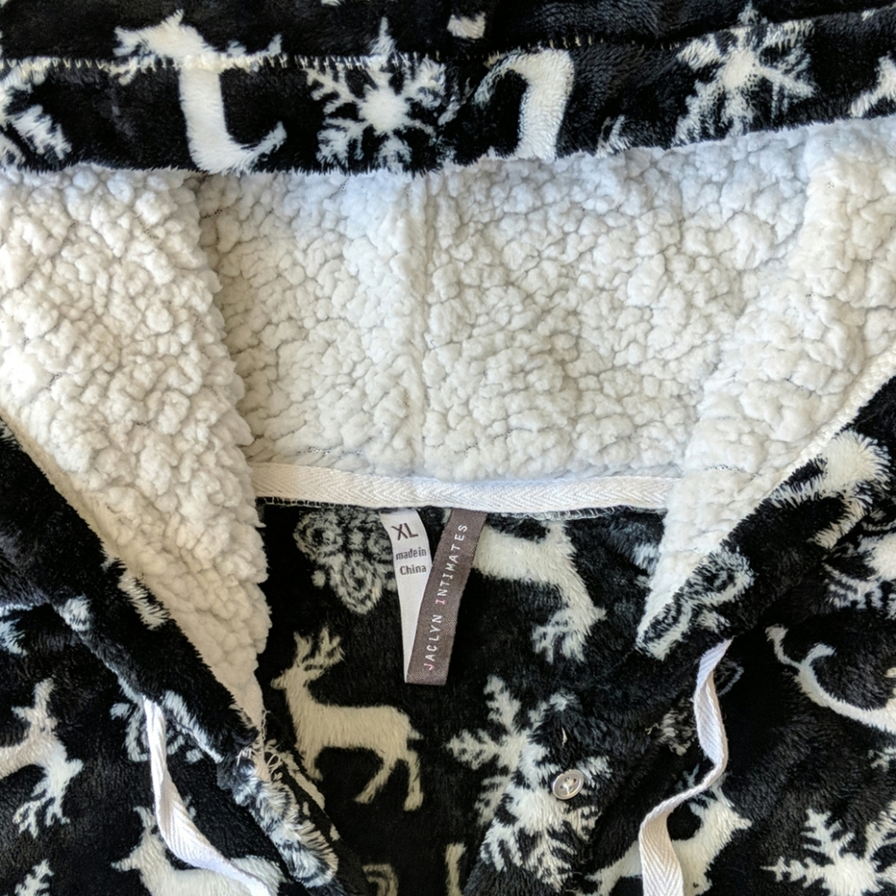 Extra Long Winter Sweatshirt - Picture 3 of 3